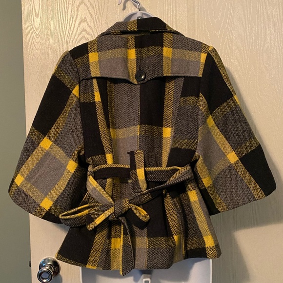 Adorable plaid bell-sleeved coat - Picture 2 of 6